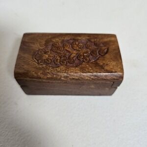 Small Wood Jewelry‎ Box Carved Flower Design Keepsake Trinket Box